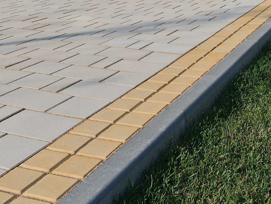 Продажа тротуарного бордюра в Мшинской